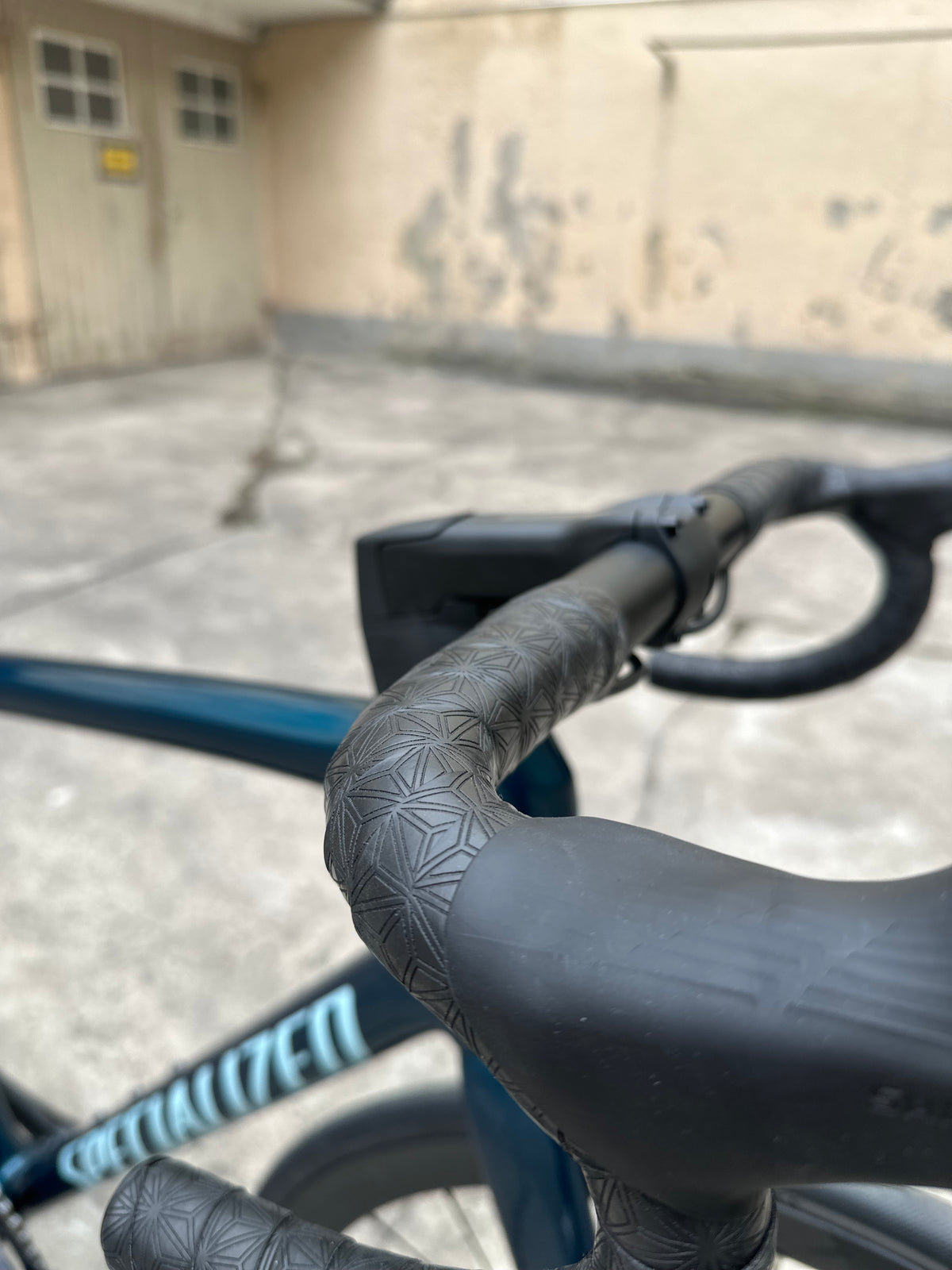 Specialized Tarmac SL8 Expert, Shimano Ultegra Di2 2x12 - Gloss Deep Lake Metallic / Green Pearl Over Seafoam