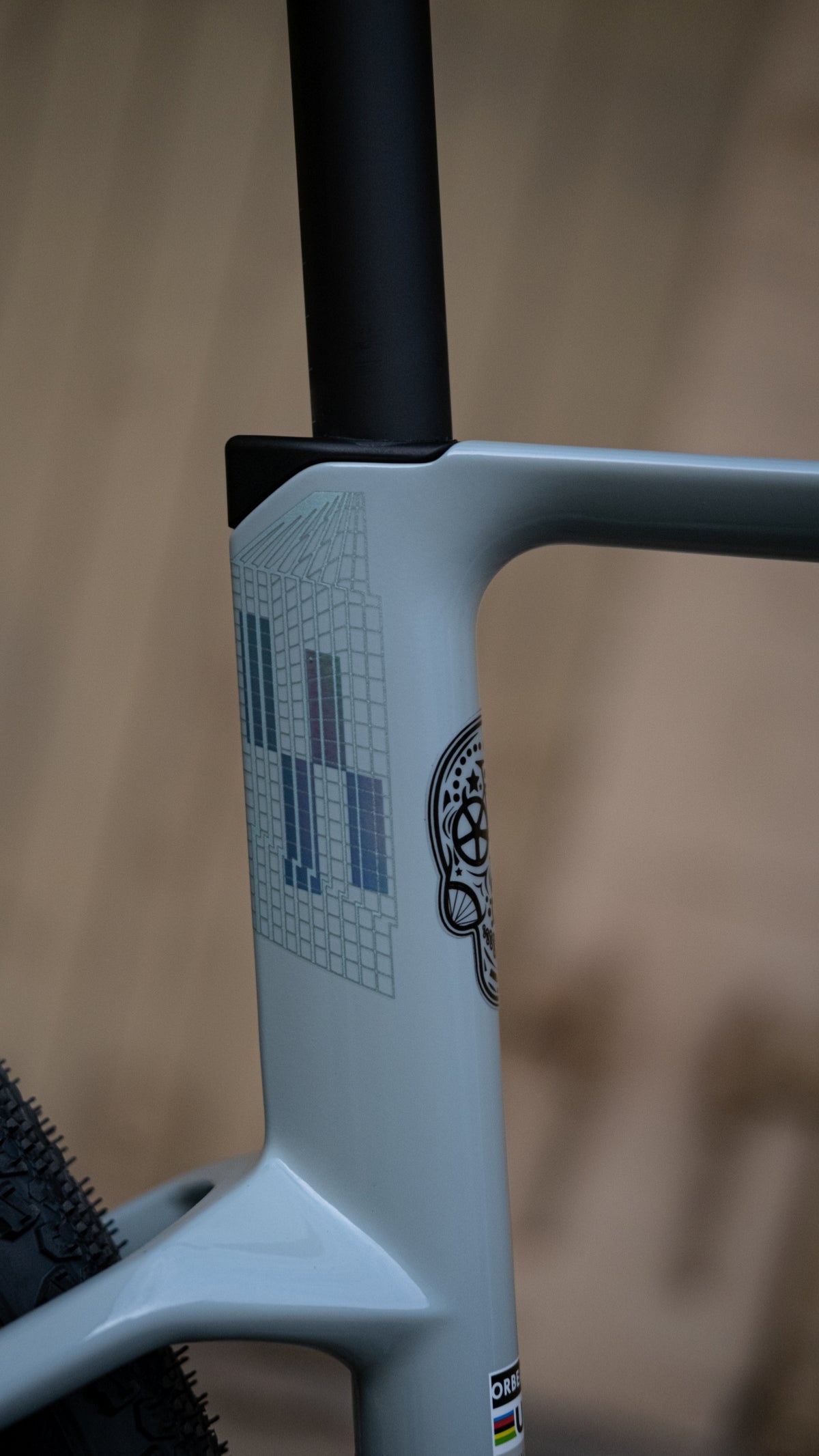 Orbea TERRA Race M31eLTD SRAM Rival 1x13 - Frost Concrete