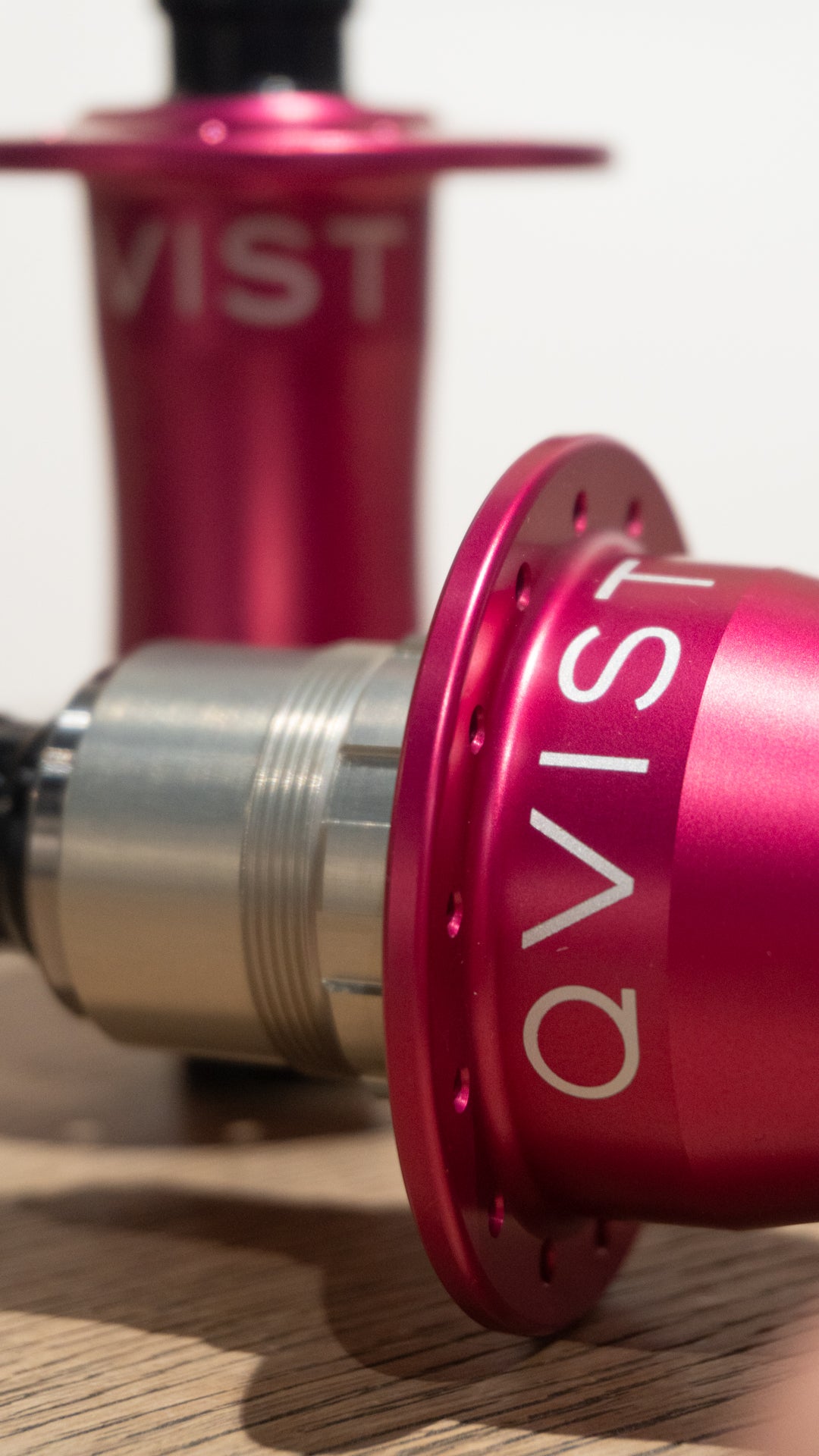 QVIST Limited Edition Hub Set 24/28 Hole, Centerlock, 12mm - PINK