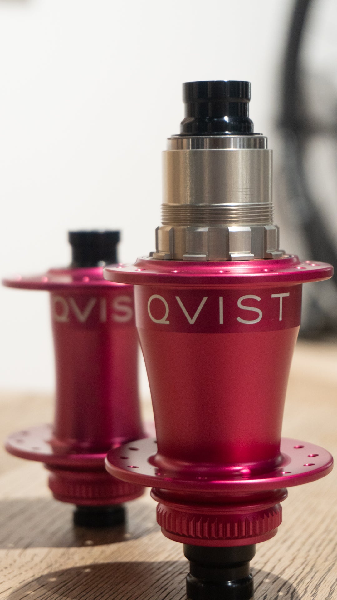 QVIST Limited Edition Hub Set 24/28 Hole, Centerlock, 12mm - PINK