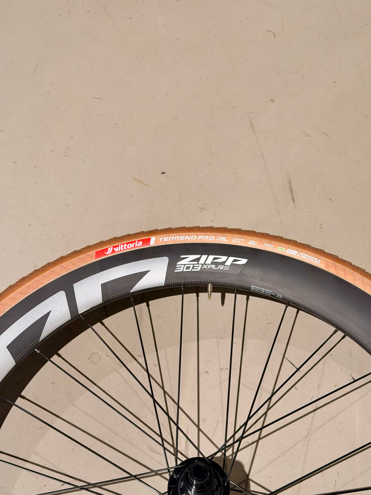 ZIPP 303 XPLR S Carbon Laufrad Tubeless Centerlock