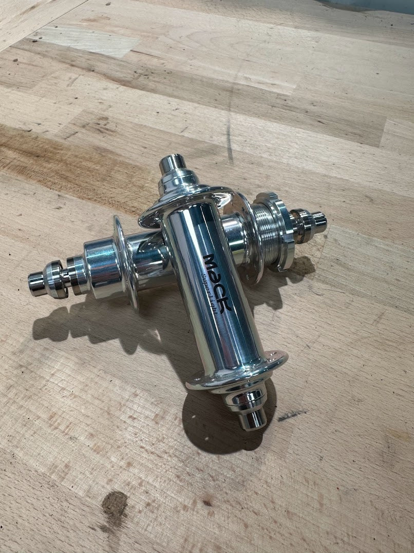 MACK HUBS Superlight Track Naben-Set Low Flange -geschlitzt- 16 Loch Silber Fixed-only