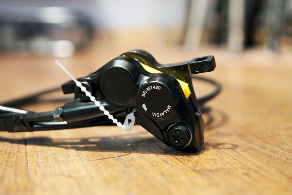 Shimano Scheibenbremsanlage 4-Kolben BR-MT420 & SLX BL-7100 Hebel für (e)Bullitt