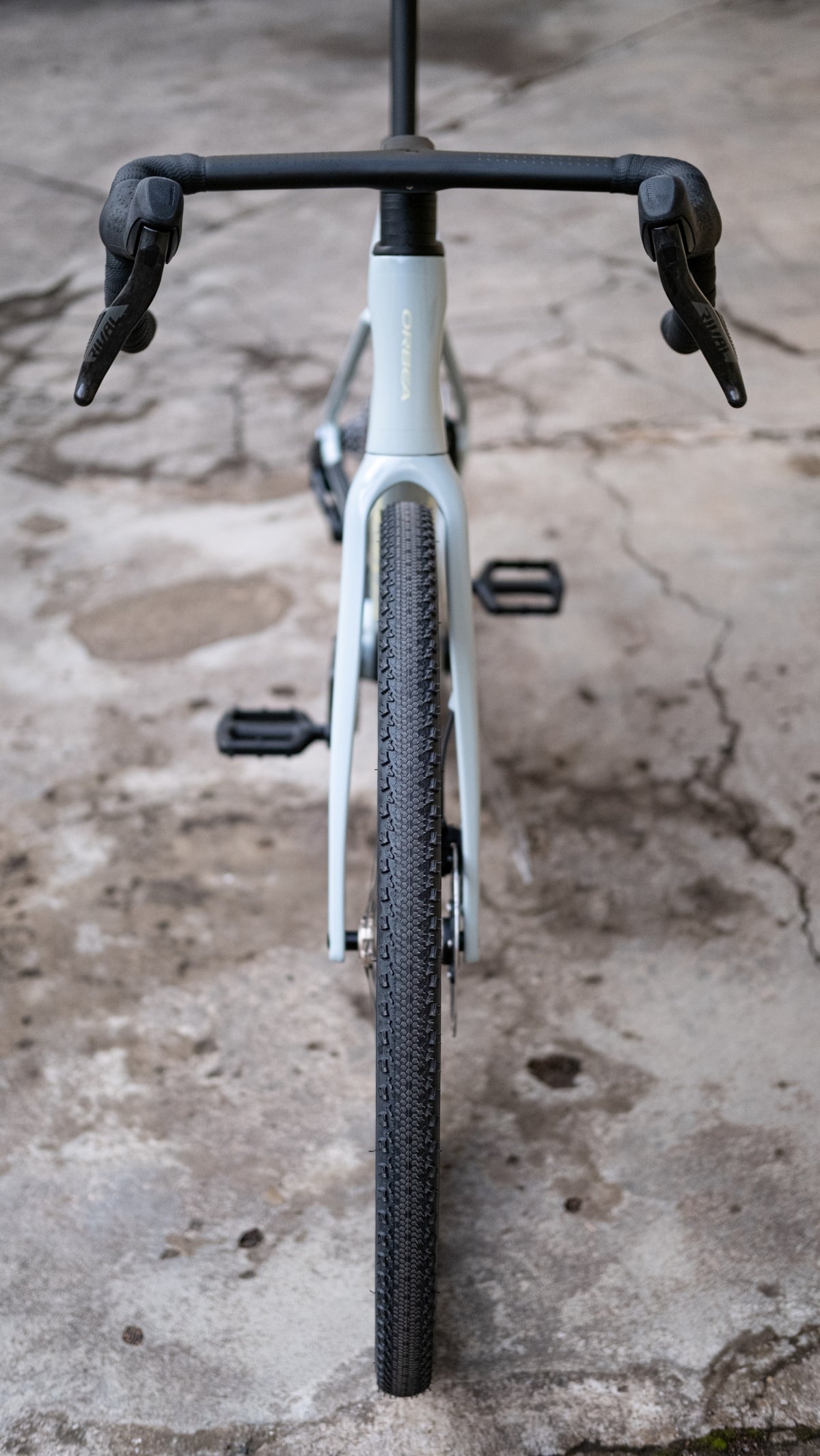 Orbea TERRA Race M31eLTD SRAM Rival 1x13 - Frost Concrete