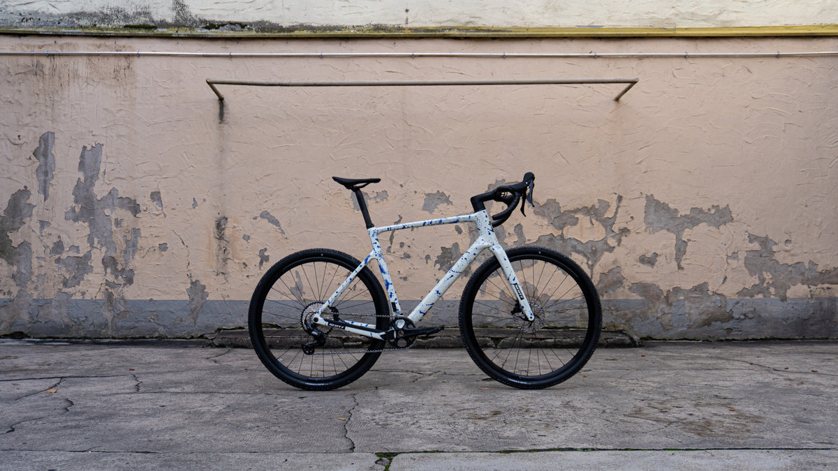 Scott Addict Gravel 30 - White / Splatter Blue