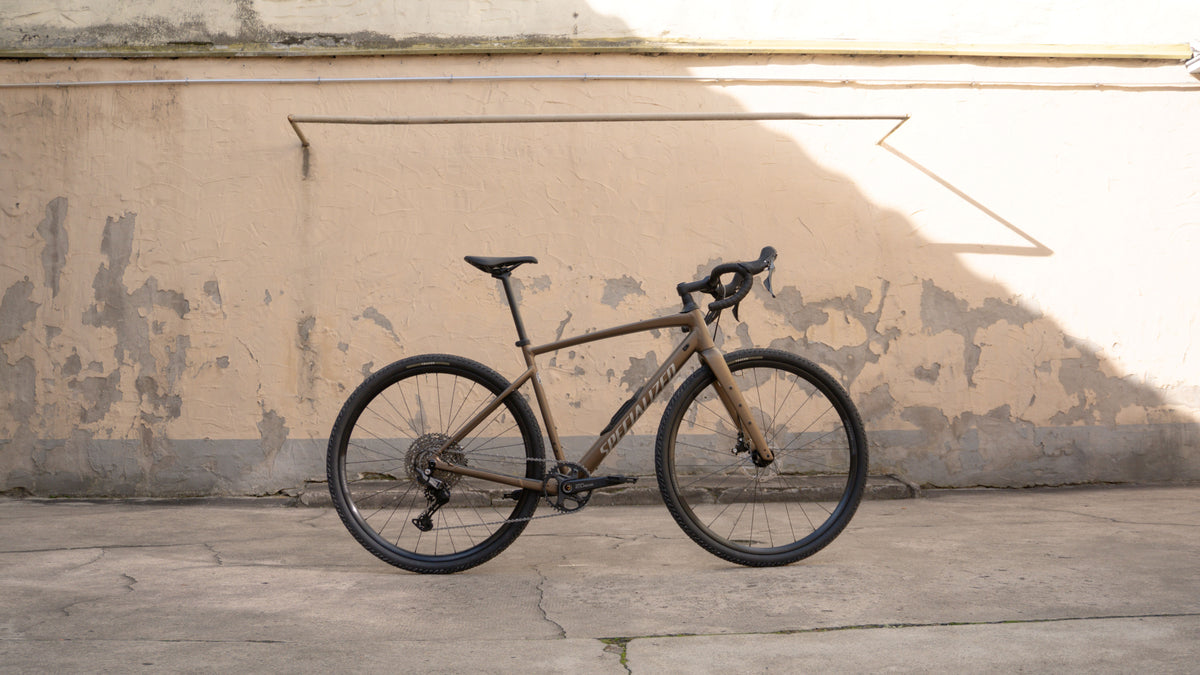 Specialized DIVERGE 4 Sport, Shimano Cues Future Shock - Satin Burnt Gold Metallic