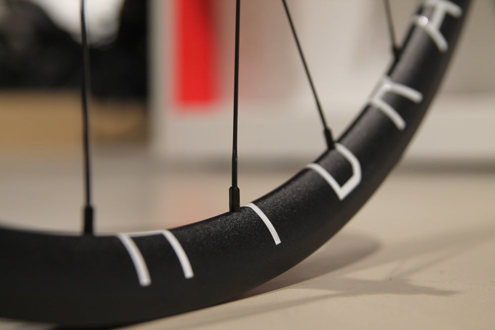 H+Son THE HYDRA x MACK HUBS Low Flange Track Laufradsatz