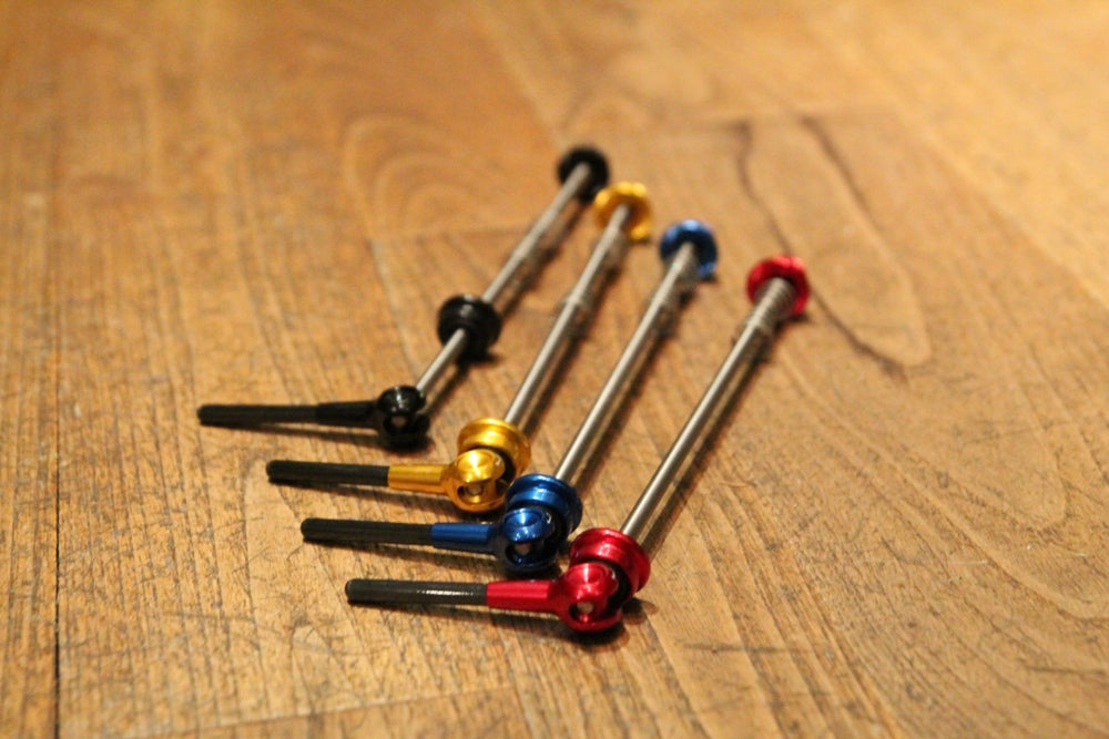 SM-Parts Schnellspanner mit Titanachse und Carbonhebel - Set